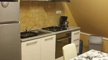 Cottage, Mountain View | Private kitchen | Highchair