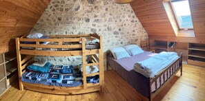 House, Ensuite, Mountain View