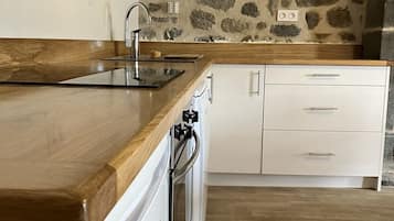 House, Ensuite, Mountain View | Private kitchen | Highchair