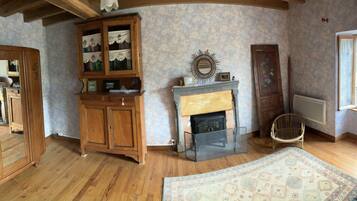 House, Ensuite, Mountain View