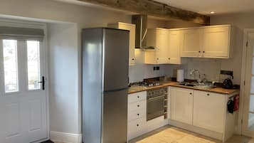 Casa de campo, accesible para personas con discapacidad, baño privado (Hetton Byre) | Cocina compartida