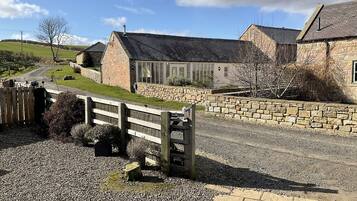 Cottage, toegankelijk voor mindervaliden, en-suite badkamer (Hetton Byre) | Uitzicht vanuit accommodatie