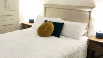 2 bedrooms, iron/ironing board, travel cot, free WiFi