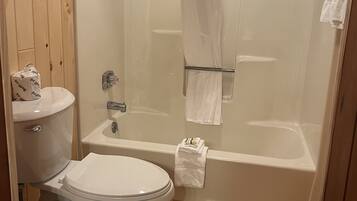 Deluxe Double Room, Ensuite (Fireplace) | Bathroom