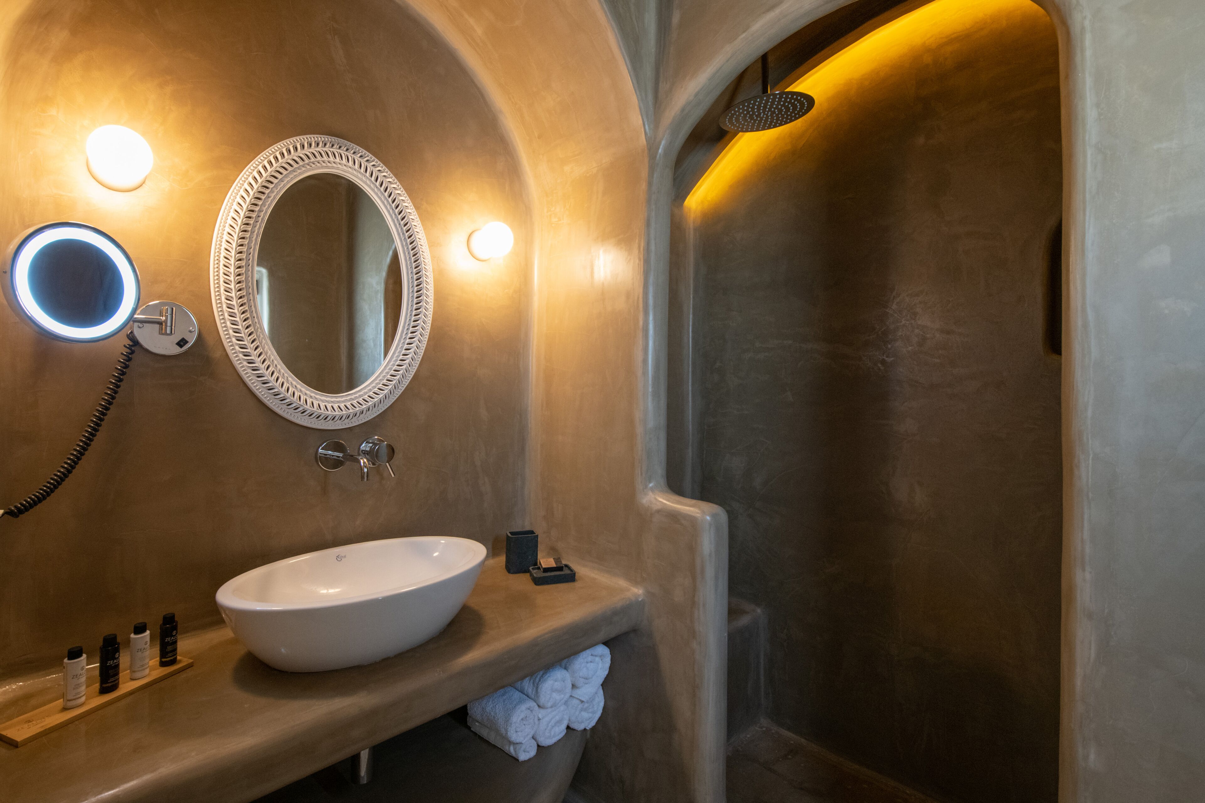 Photo - AVAL All Suite