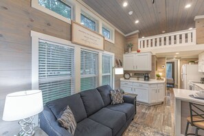 Fireplace - Edgewater at The Retreat at Water's Edge (Tracy City)