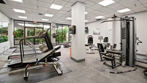 Fitness facility - Beachfront 2BR/2BA condo with pool, WiFi, and heated pool access. (Marco Island)