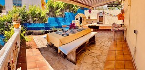 Outdoor dining - Casa Maca: spectacular villa with pool and views (Olivella)
