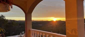 Casa Maca: spectacular villa with pool and views