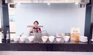 تناول الطعام