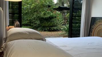 1 chambre, fer et planche Ă repasser, Wi-Fi gratuit, draps fournis