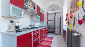 Fridge, microwave, oven, dishwasher