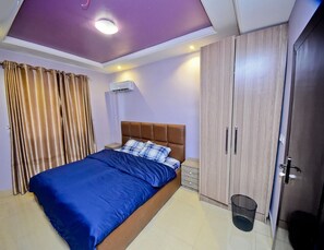 2 bedrooms, internet - SLEEKHOUSE , a townhouse with a lake view (Lekki)