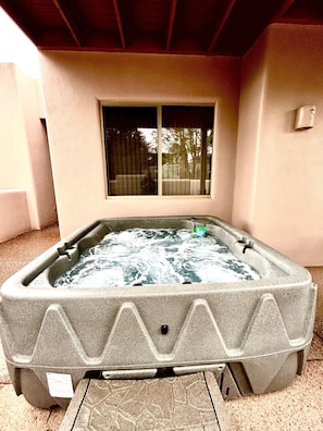 Bain à remous extérieur