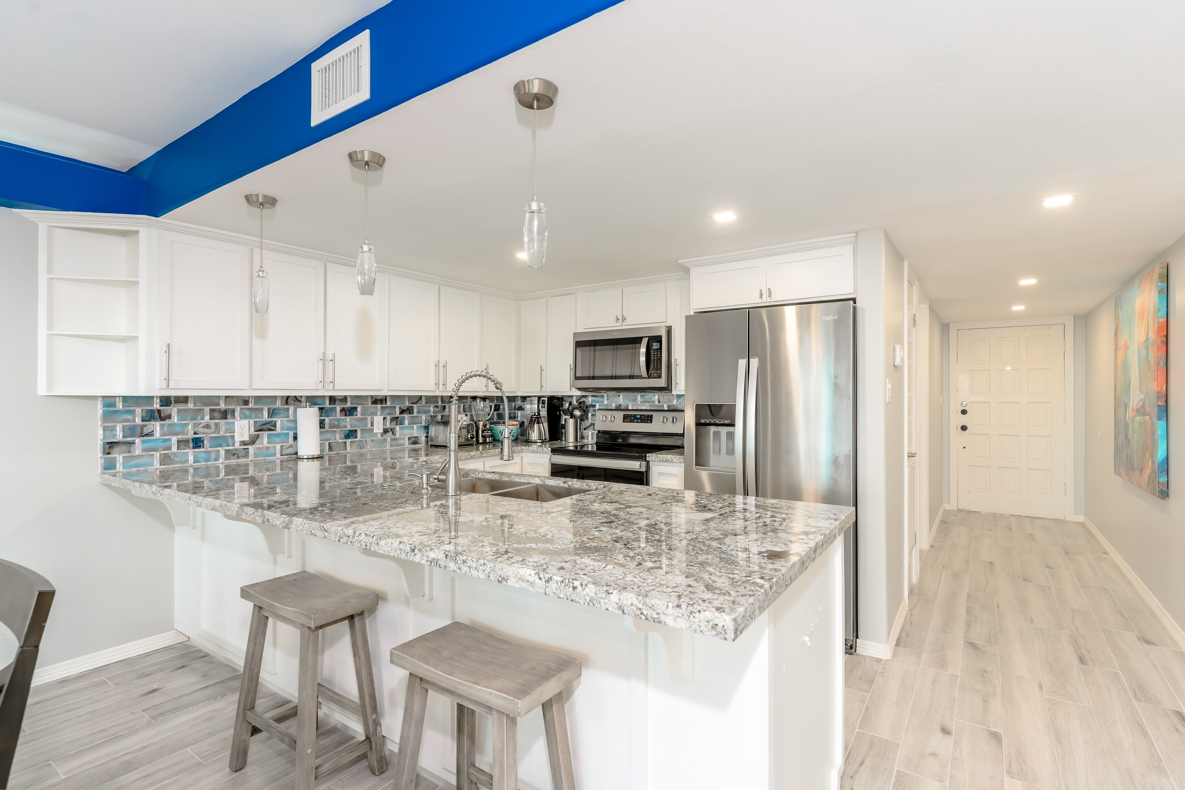 Refrigerador, microondas, parrilla de estufa y lavavajillas 