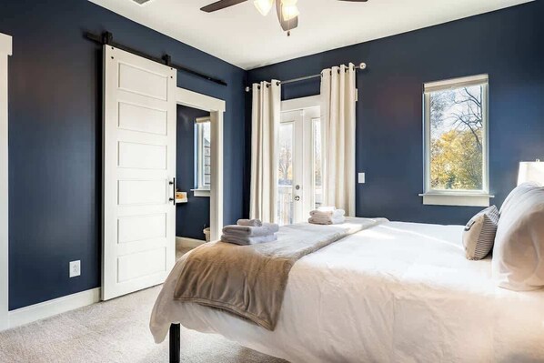 4 bedrooms, iron/ironing board, free WiFi, bed sheets