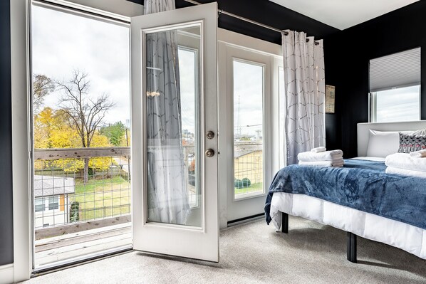 4 habitaciones, escritorio, tabla de planchar con plancha y wifi gratis 