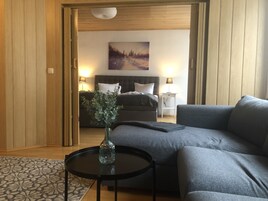 2 Zimmer Double-Double Apart Marktblick | Ropa de cama hipoalergénica, edredones de plumas, cortinas opacas