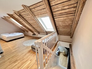 Literie hypoallergénique, couette en duvet d'oie, rideaux occultants