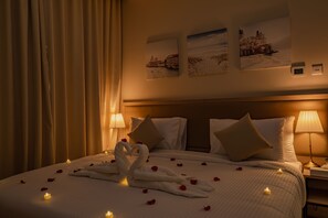 Couples’ dining - Platinum Coast Hotel Apartments (Al-Fujairah)