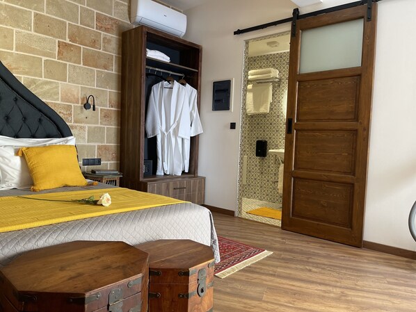 1 bedroom, in-room safe, iron/ironing board, free WiFi - Old Town | Utopia Junior Suite with Terrace (Rodos)