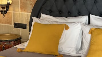 1 bedroom, in-room safe, iron/ironing board, free WiFi