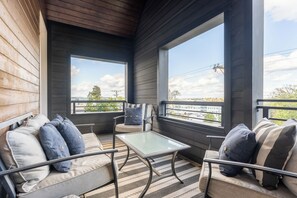 Interior - The Onyx Opal - Balcony & Chef's Kitchen (Nashville)