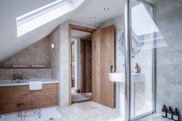 Exclusive House | Bathroom | Towels
