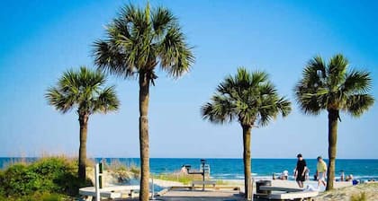 Oceanfront Sunrises in Upgraded Seaside Villa 225