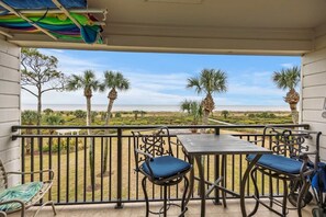 Outdoor dining - Oceanfront Sunrises in Upgraded Seaside Villa 225 (Hilton Head Island)