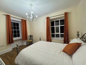 8 chambres, accès au Wi-Fi (inclus), literie fournie