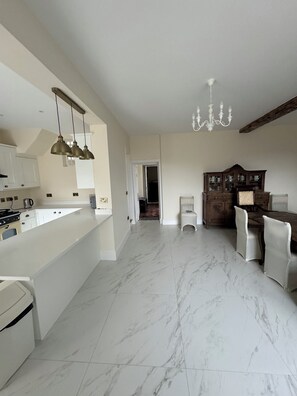 Interior - Cae Nest Hall (llanbedr)