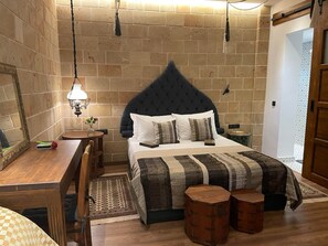 1 bedroom, in-room safe, desk, iron/ironing board