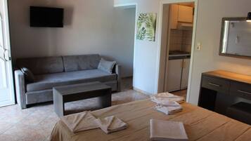 Schallisolierte Zimmer, kostenloses WLAN, Bettwäsche