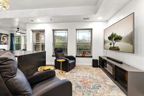 TV, stereo, offices
