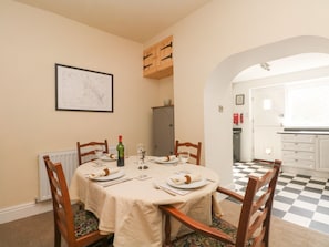 Cottage | Private kitchen | Fridge, microwave, dishwasher, electric kettle