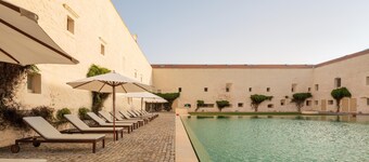 แฟลทเทอร์ด ทู บี อิ��น อัลการ์ว