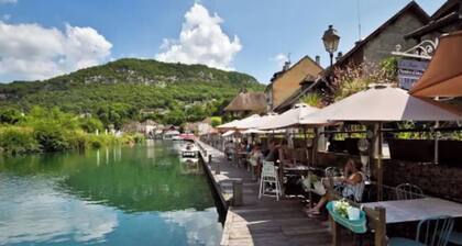 Spectacular Lake View Luxury Villa in Conjux