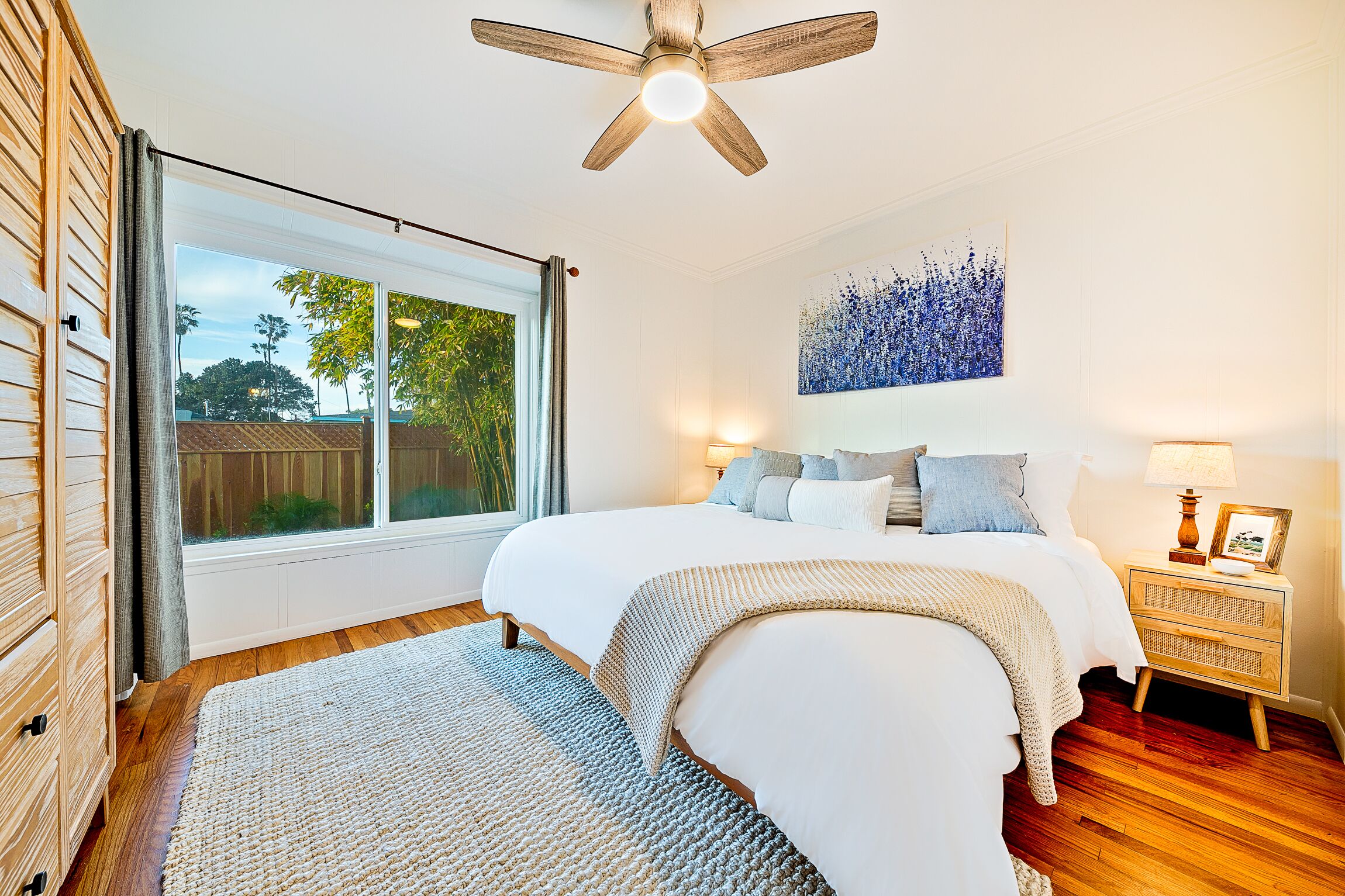 2 bedrooms, iron/ironing board, internet, bed sheets