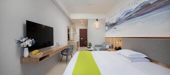 Light Time Hotel (Nanning Greenland Central Plaza)