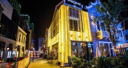 Light Time Hotel (Nanning Greenland Central Plaza)