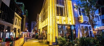 Light Time Hotel (Nanning Greenland Central Plaza)