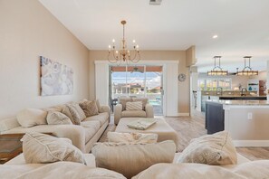 Fernseher, Tischfußball