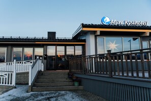 Exterior - Myre Kysthotell (Oksnes)