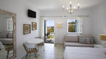 Studio Basic (Poulati) | Seprai antialergi, setrika/meja setrika, dan Wi-Fi gratis