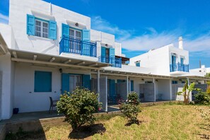 Front of property - Eutuxia Rooms & Studios (Sifnos)