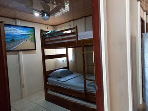 2 chambres, lit parapluie, Wi-Fi, draps fournis