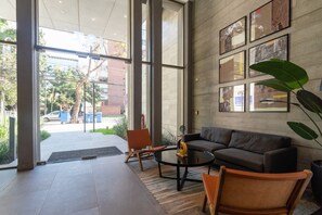 Interior - Bellet Design - 2BR w/Pool, Gym & Parking (Providencia)