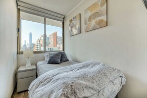 2 bedrooms, iron/ironing board, WiFi, bed sheets - Bellet Design - 2BR w/Pool, Gym & Parking (Providencia)