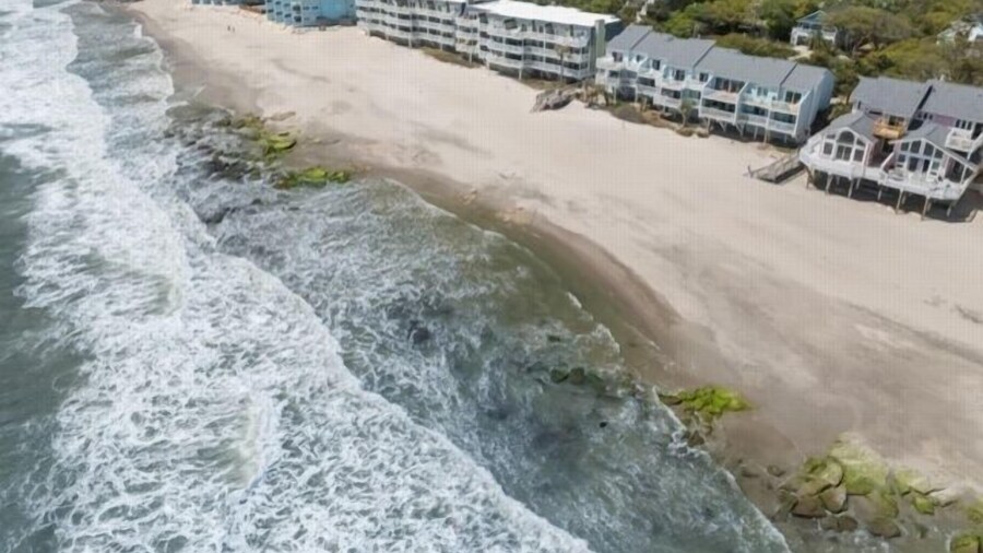 Atlantis Blue - Relaxing Beach Getaway Home Directly Across The Street From Beach Access! 5 Bedroom Home by RedAwning